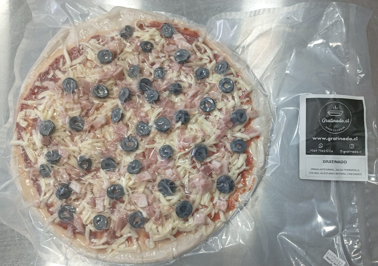 Pizza Artesanal Tocino y Aceituna